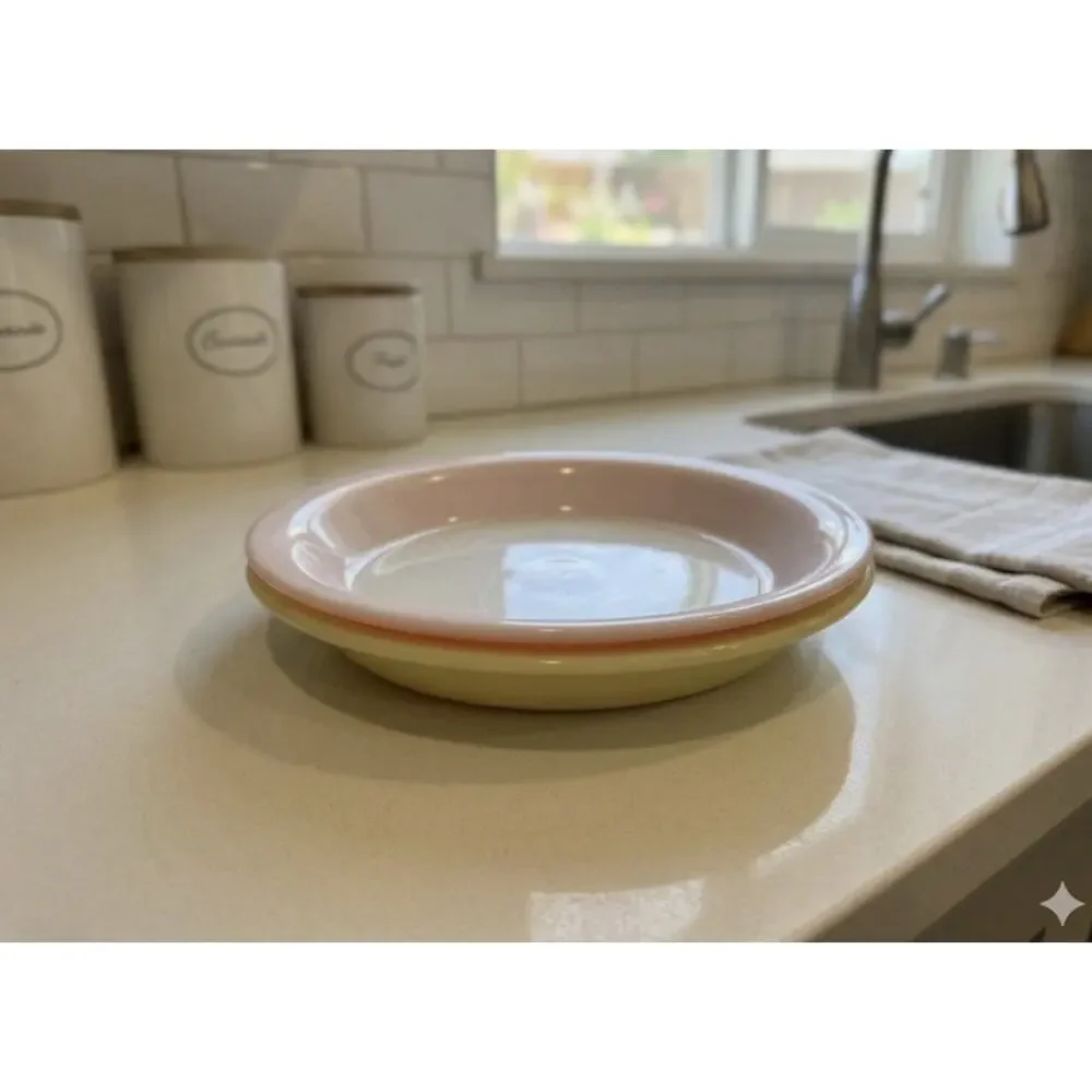 Two Pyrex Vintage Pie Plates Faded Lime Green And Hot Pink, Made In‎ USA, GUC